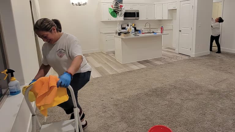 Ari's Cleaning Services team